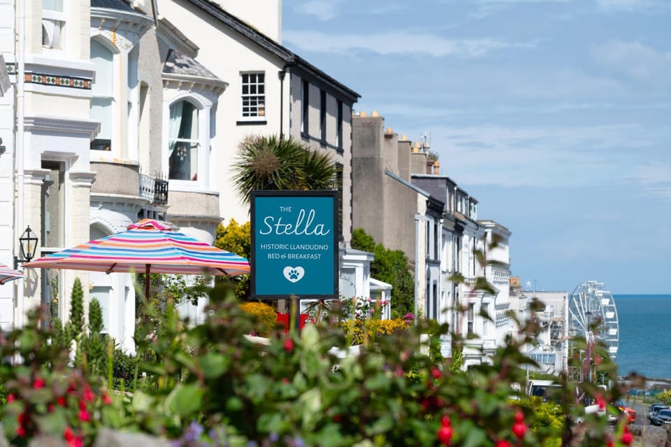 Property building, Property logo or sign, Logo/Certificate/Sign, Sea view, Street view