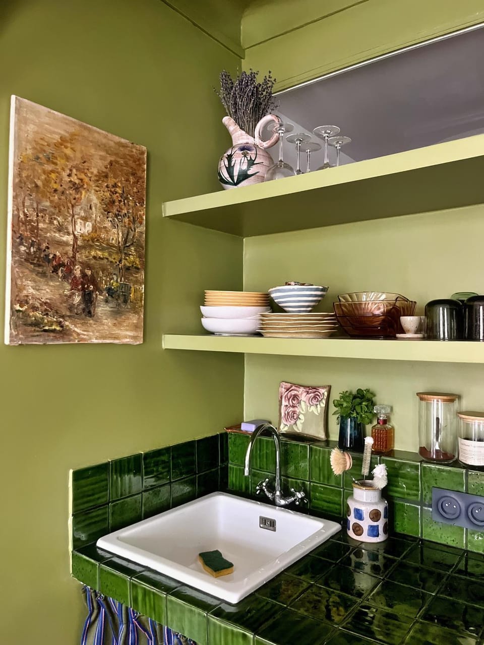 Kitchen or kitchenette