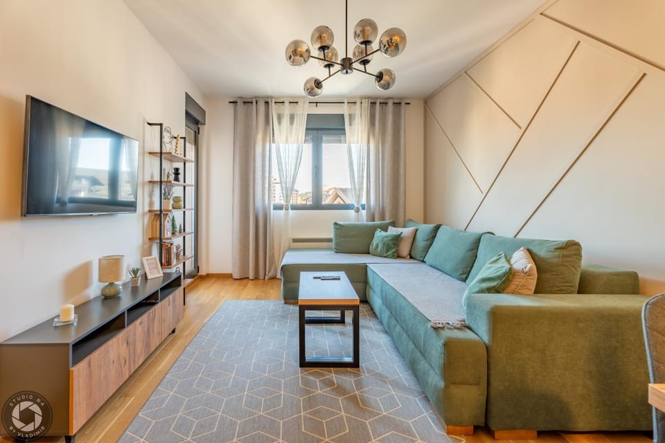Communal lounge/ TV room, TV and multimedia, Living room, Seating area