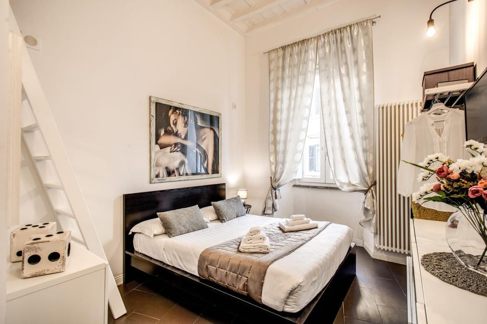 Bed, Photo of the whole room