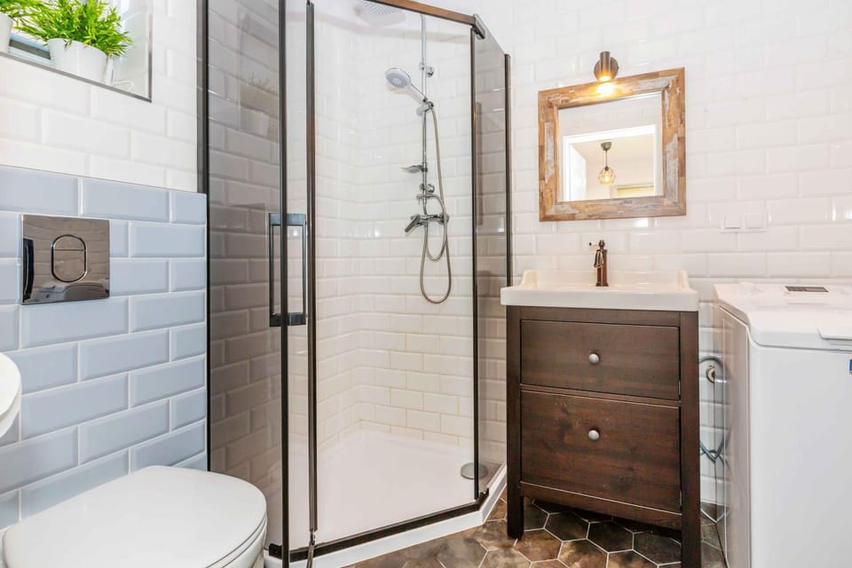 Shower, Toilet, Bathroom, washing machine