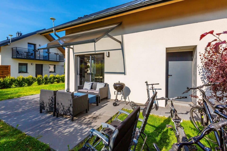 Property building, BBQ facilities, Balcony/Terrace