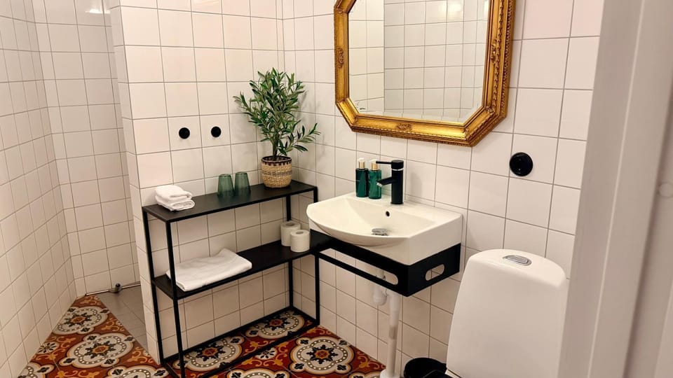 Toilet, Bathroom