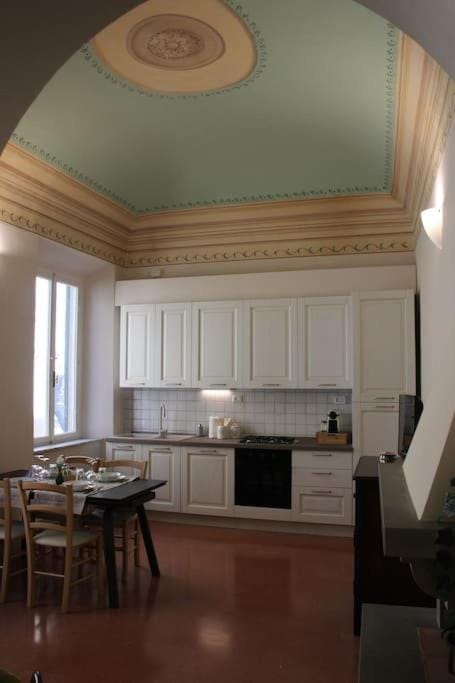 Kitchen or kitchenette, Dining area, dishwasher, pet friendly, stove