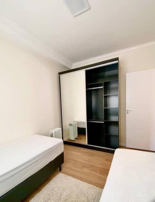 Apto. novo 3 dorm. c/lareira a 5min do Baden Baden Apartment in Campos do Jordão