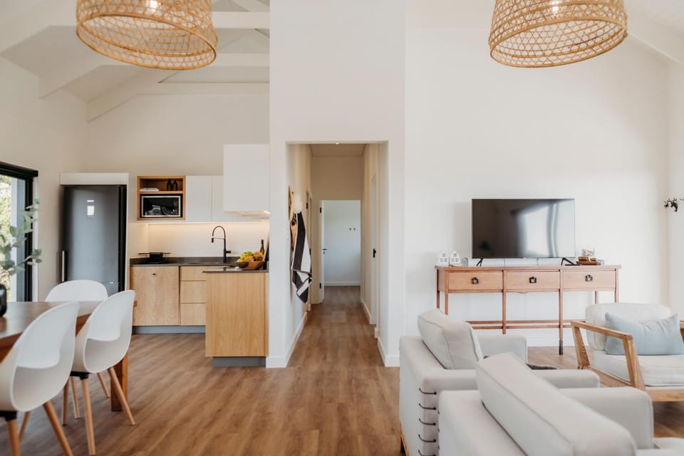 Kitchen or kitchenette, Living room, Dining area