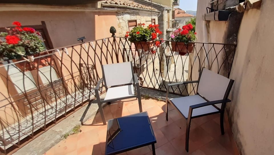 Balcony/Terrace, Balcony/Terrace, Internal: Not applicable to any particular room