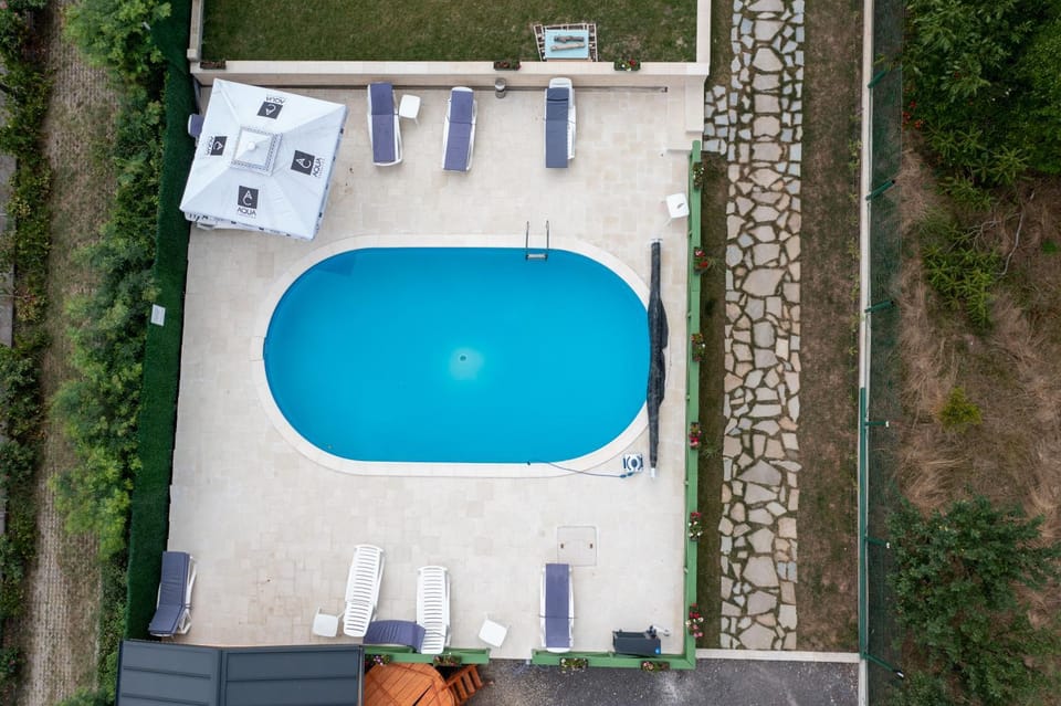 Bird's eye view, Swimming pool, sunbed