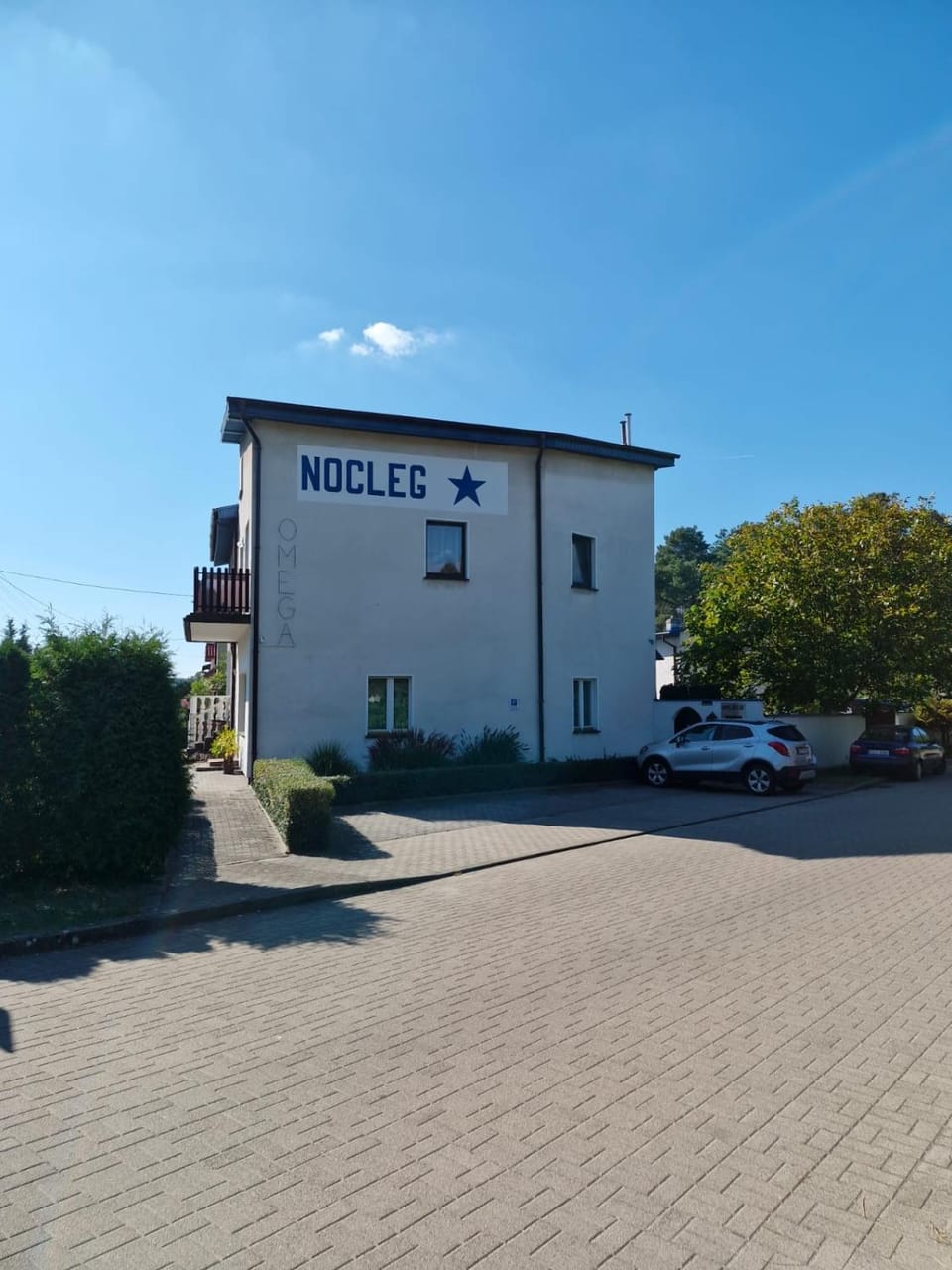 Property building, Day, Parking
