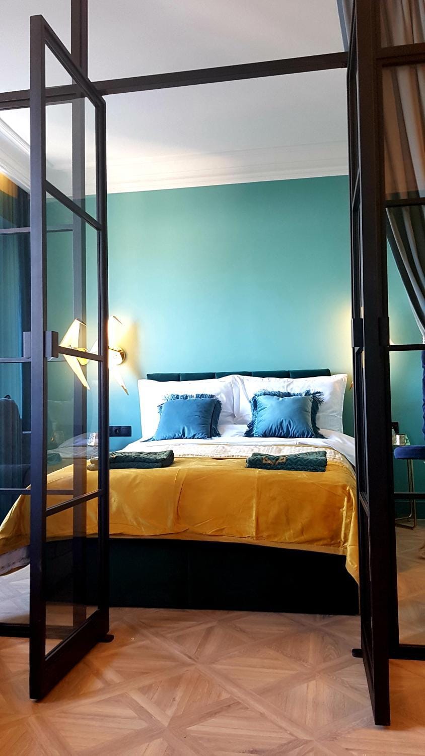 Bed, Photo of the whole room