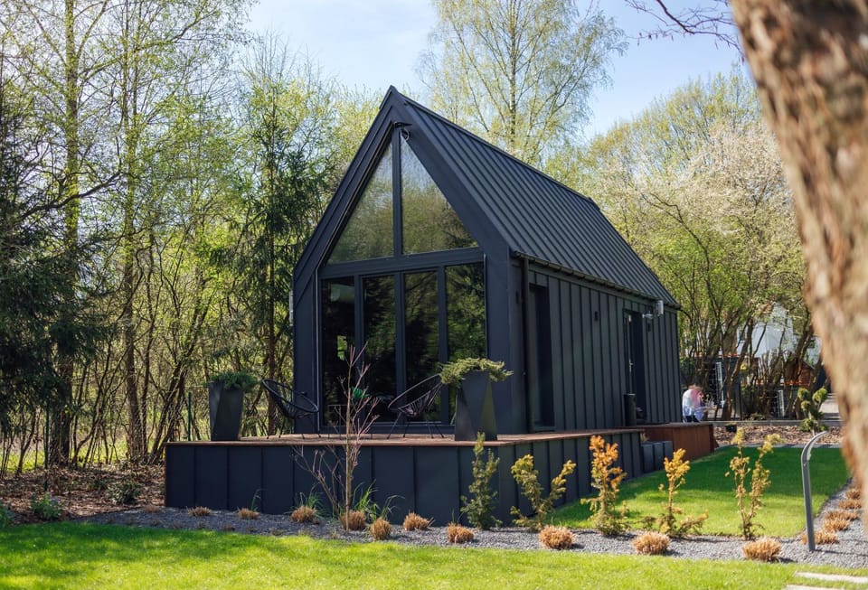 Property building, Spring, Day, Natural landscape, Garden, Garden view