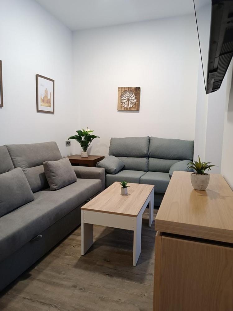 Apartamentos turisticos Avila Puerta de San Vicente 0-2 Apartment in Ávila‎
