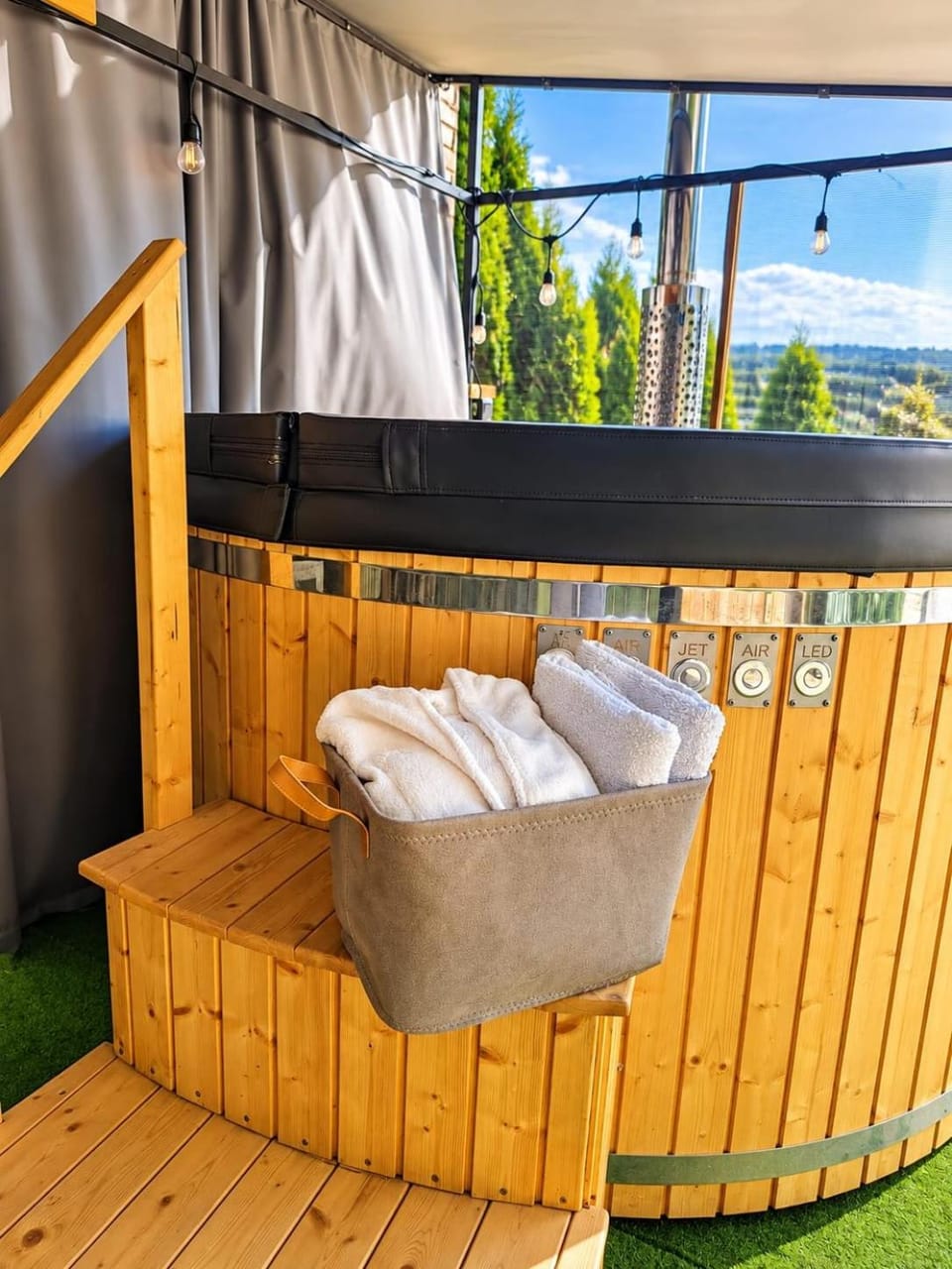 Spring, Activities, Activities, Summer, BBQ facilities, Garden, View (from property/room), Autumn, Garden view
