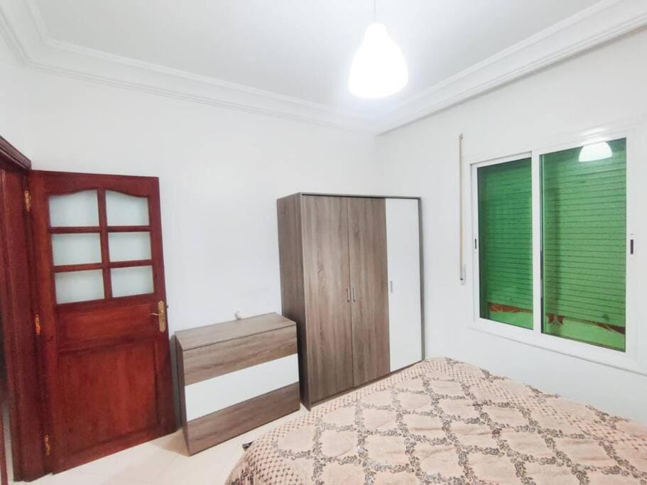 Stayvibe Soleil ,2 Ch ,Clim, WiFi 200Mb, Netflix Apartment in Rabat-Salé-Kénitra