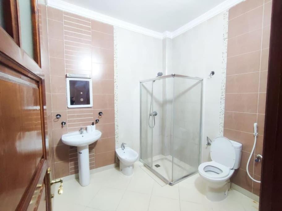 Stayvibe Soleil ,2 Ch ,Clim, WiFi 200Mb, Netflix Apartment in Rabat-Salé-Kénitra