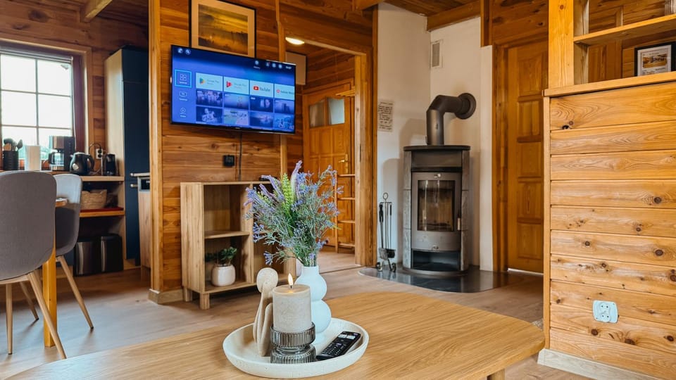 TV and multimedia, Living room, fireplace
