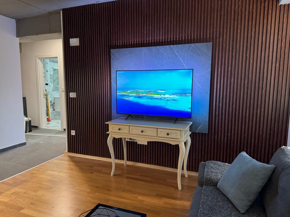 Communal lounge/ TV room, TV and multimedia, Evening entertainment