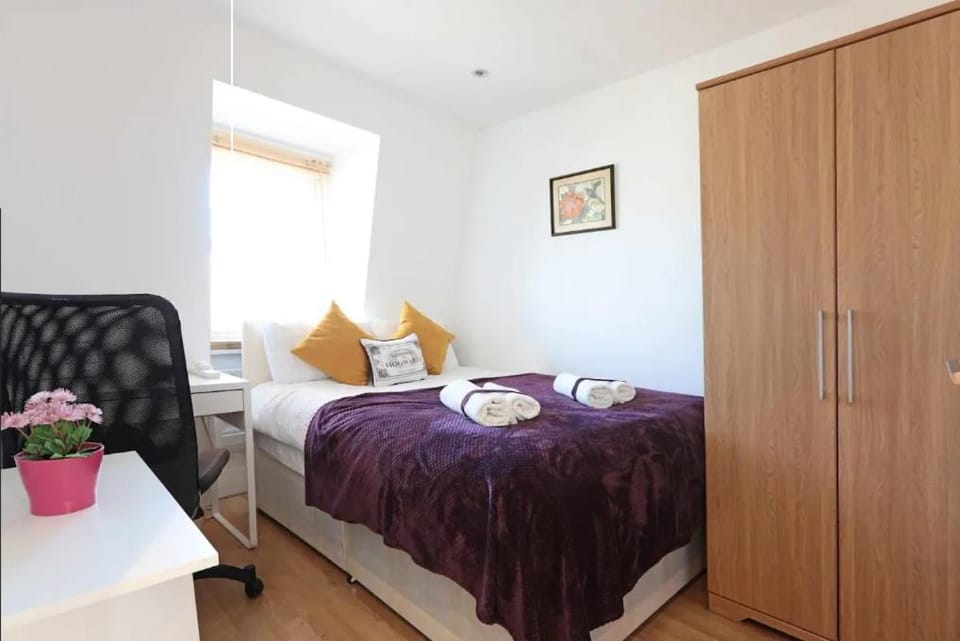 Lovely Private Bedrooms in Euston, Central London Vacation rental in London Borough of Islington