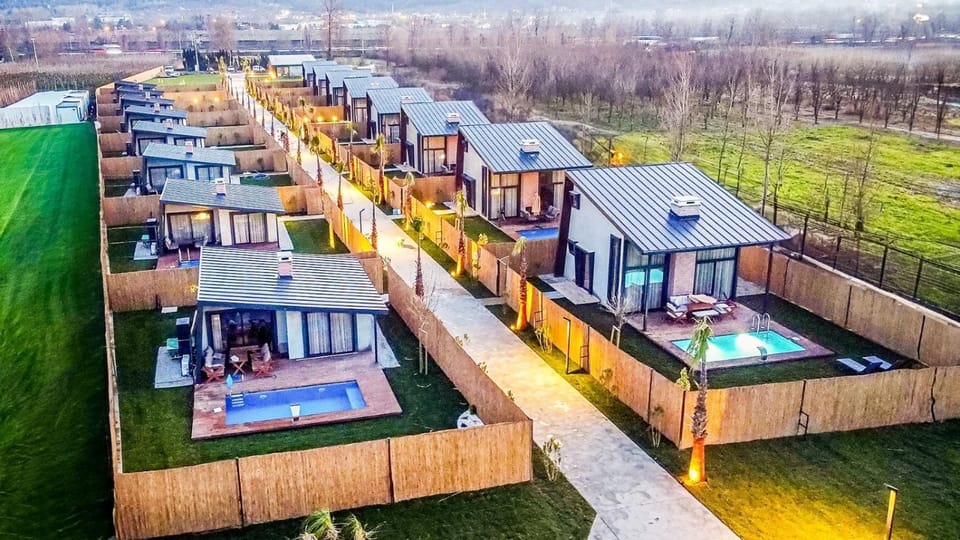 Property building, Natural landscape, Bird's eye view, BBQ facilities, BBQ facilities, Garden, Garden, Guests, Garden view, Garden view, Pool view, Pool view, Swimming pool, Swimming pool, Swimming pool, Family