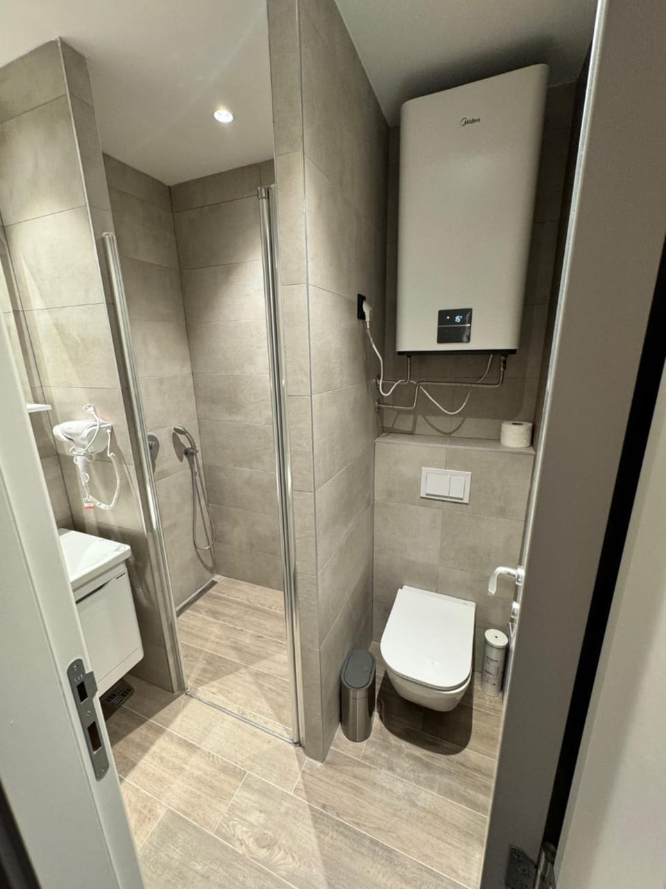 Shower, Toilet, Bathroom