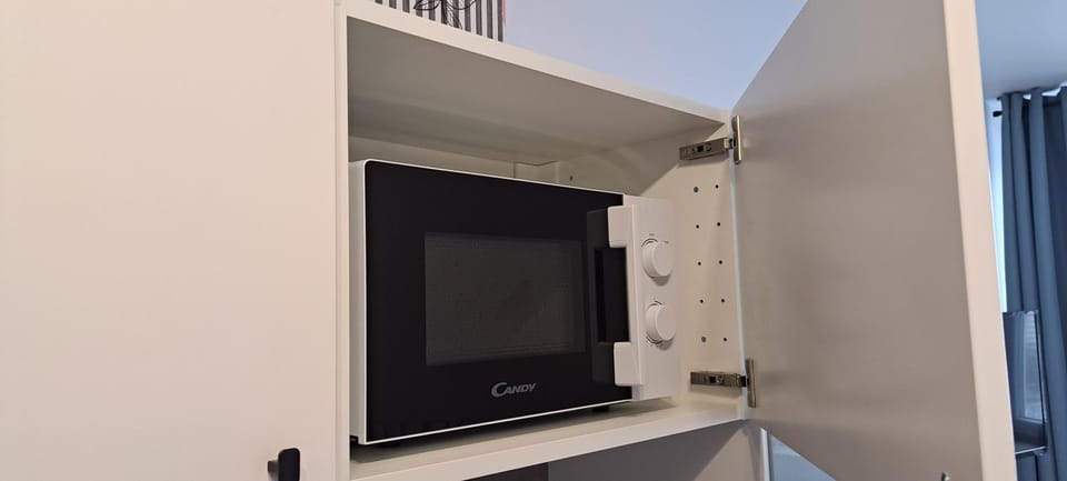 microwave, kitchen