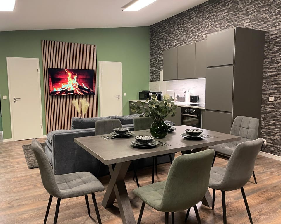 TV and multimedia, Dining area