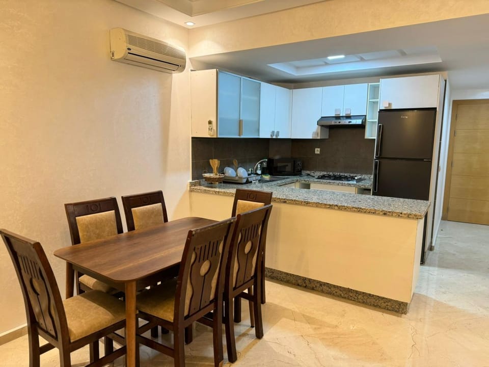 Studio cozy totalement refait avec toutes les commodités necessairessitué au parc de Mohammedia Apartment in Mohammedia