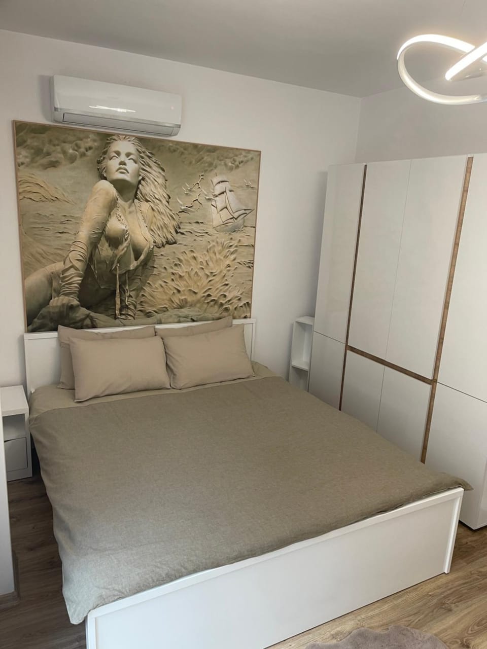 Bedroom, wardrobe