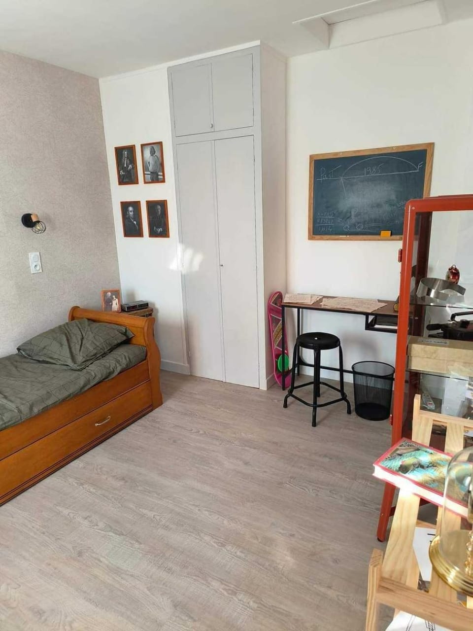 Photo of the whole room