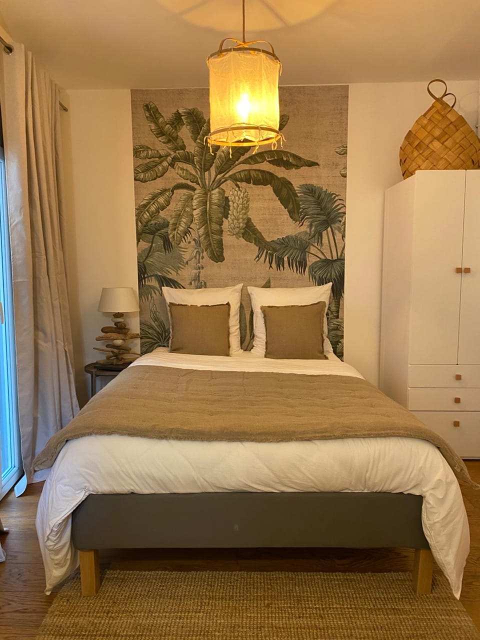 Bed, wardrobe