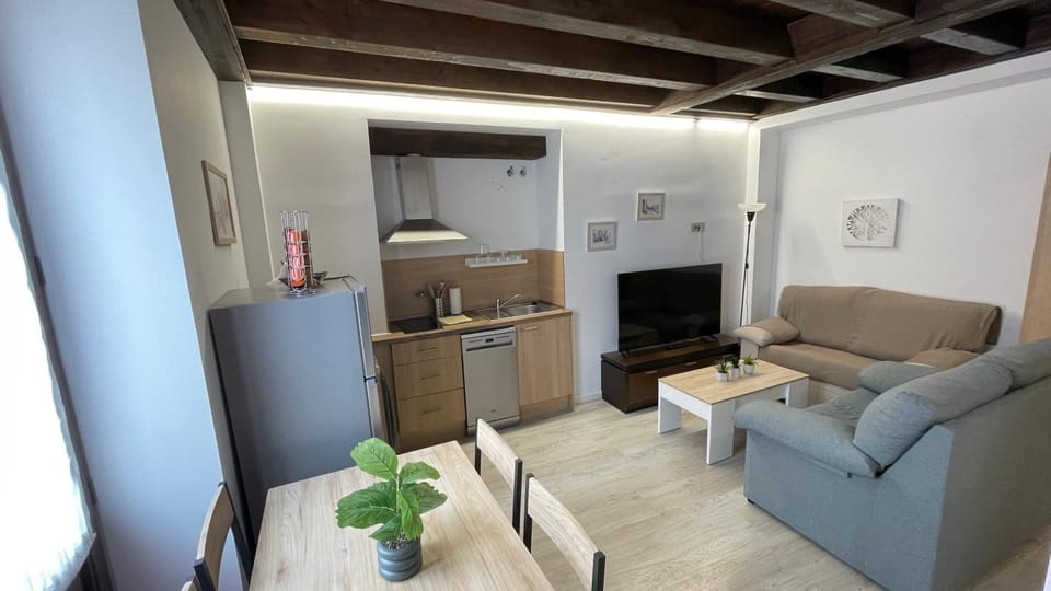 Apartamentos turisticos Ávila Puerta del Puente 1-3 Apartment in Ávila‎