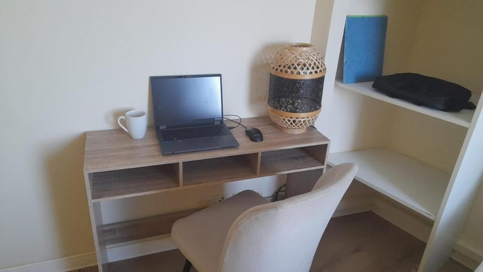 Library, Seating area