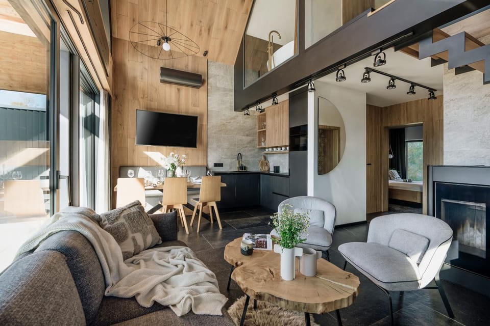 Communal lounge/ TV room, TV and multimedia, Kitchen or kitchenette, Living room, Seating area, Dining area, air conditioner