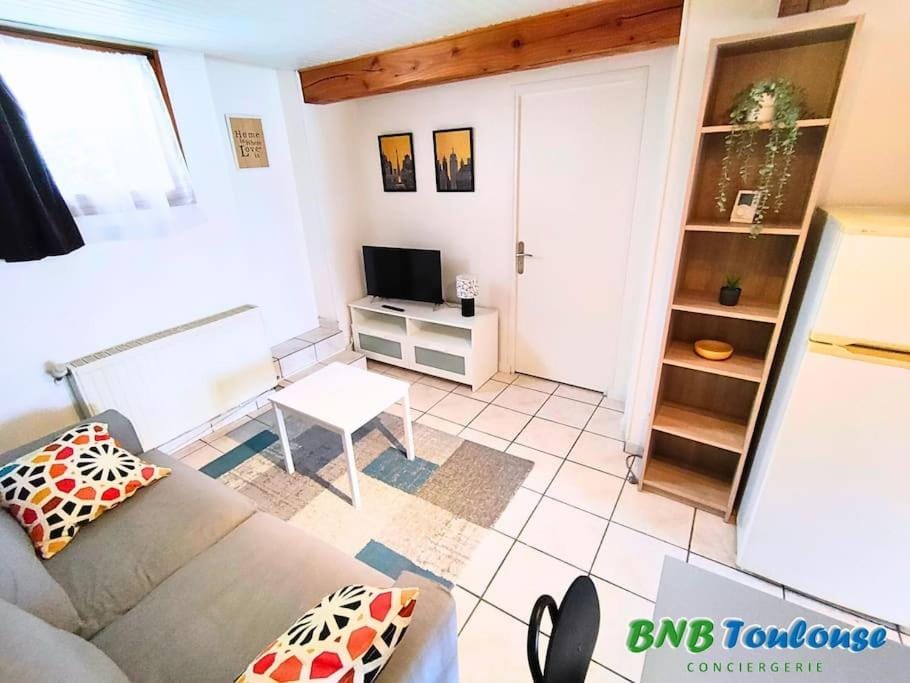 Communal lounge/ TV room, TV and multimedia, Living room