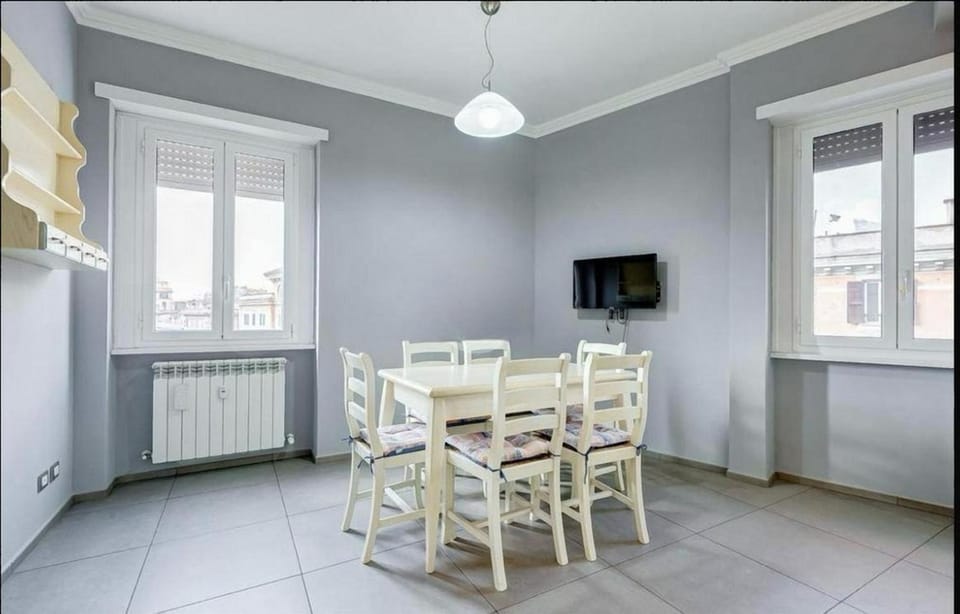 TV and multimedia, Living room, Seating area, Dining area, internet