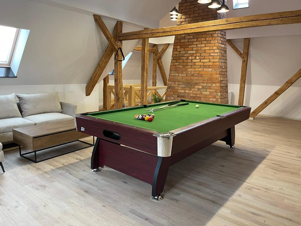 Billiard, Game Room, Seating area