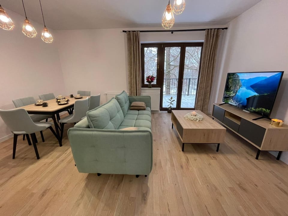 TV and multimedia, Balcony/Terrace, Living room, Seating area, Dining area, Breakfast, Lunch, Dinner
