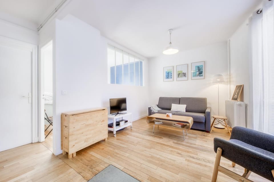 Communal lounge/ TV room, Living room, Seating area