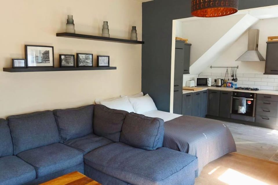 Large Studio Room in City Centre (Shared Bathroom) Vacation rental in Preston