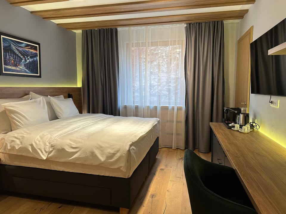 Bed, Photo of the whole room