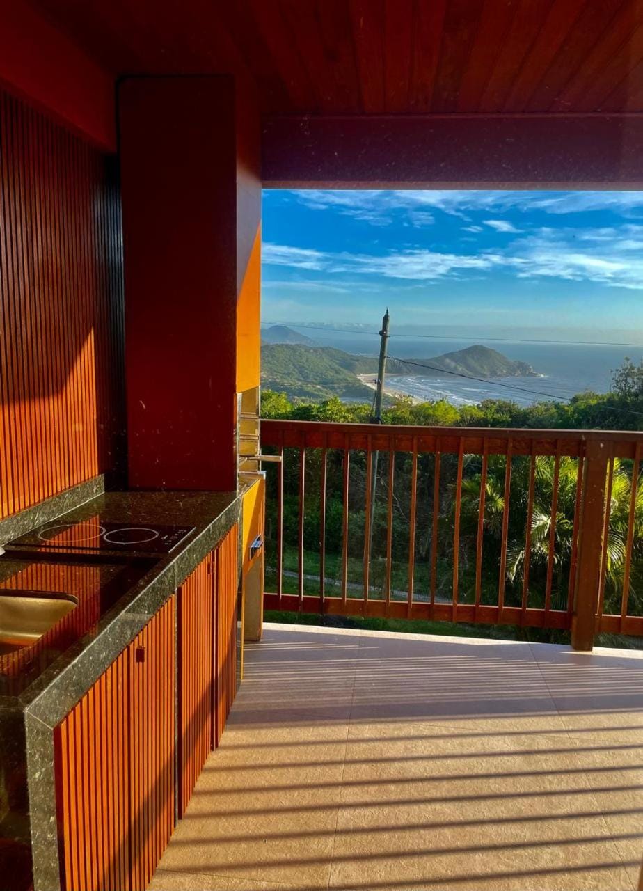 Balcony/Terrace, Mountain view