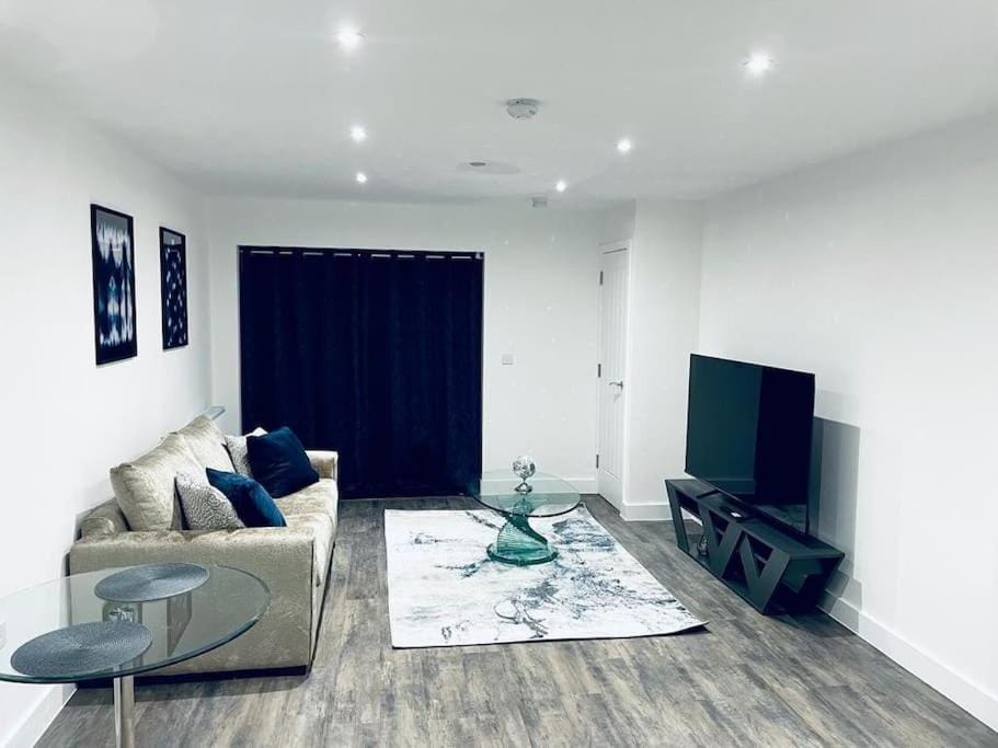 Nice 1-Bed Flat with river view Apartment in Rochester