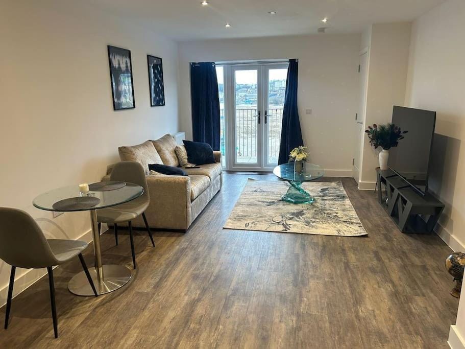 Nice 1-Bed Flat with river view Apartment in Rochester