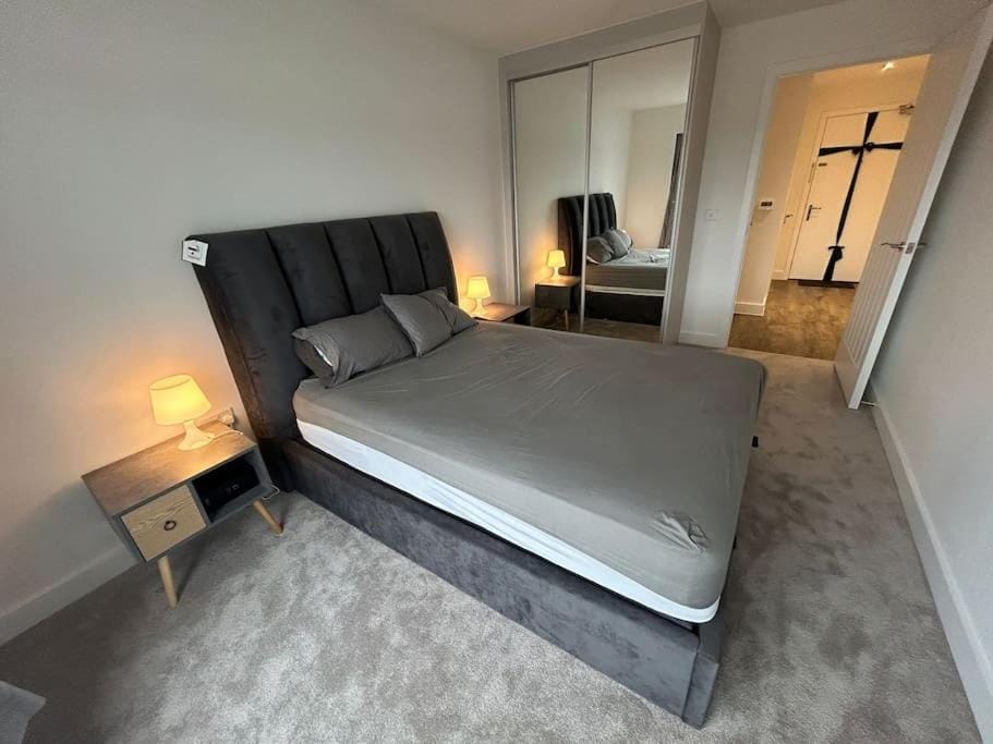Nice 1-Bed Flat with river view Apartment in Rochester