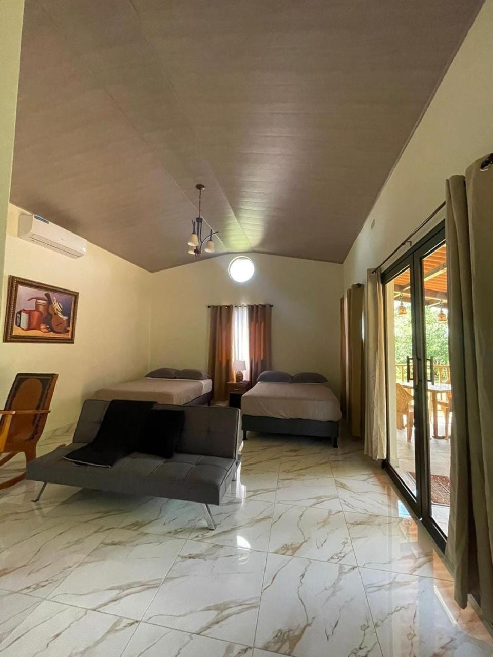 Photo of the whole room