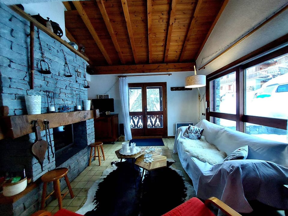 Chalet authentique à La Plagne, 4 chambres, cheminée - FR-1-353-135 Chalet in Landry