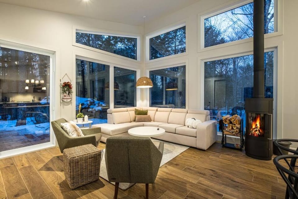 Chalet TERRE en harmonie avec la nature, Tremblant Chalet in Mont-Tremblant