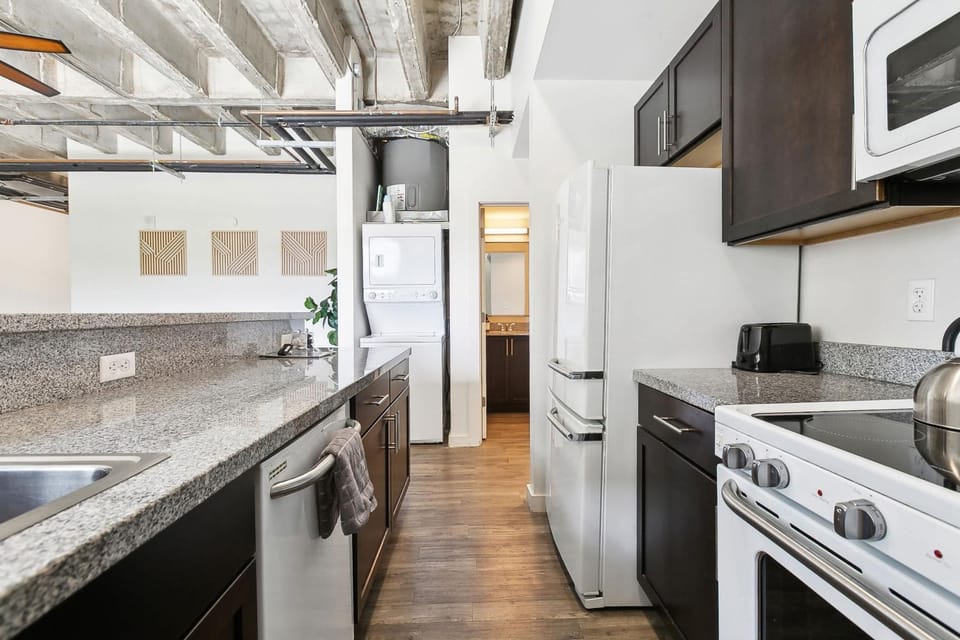 Industrial Downtown Apartment - 2BD 2BA Apartment in Baton Rouge