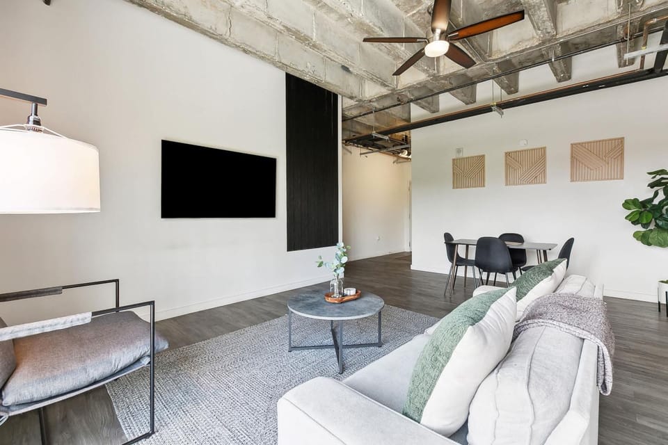 Industrial Downtown Apartment - 2BD 2BA Apartment in Baton Rouge