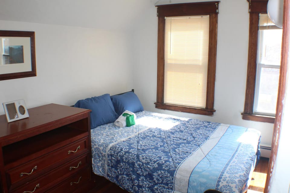 Budget Cozy Home Apartment in Hartford